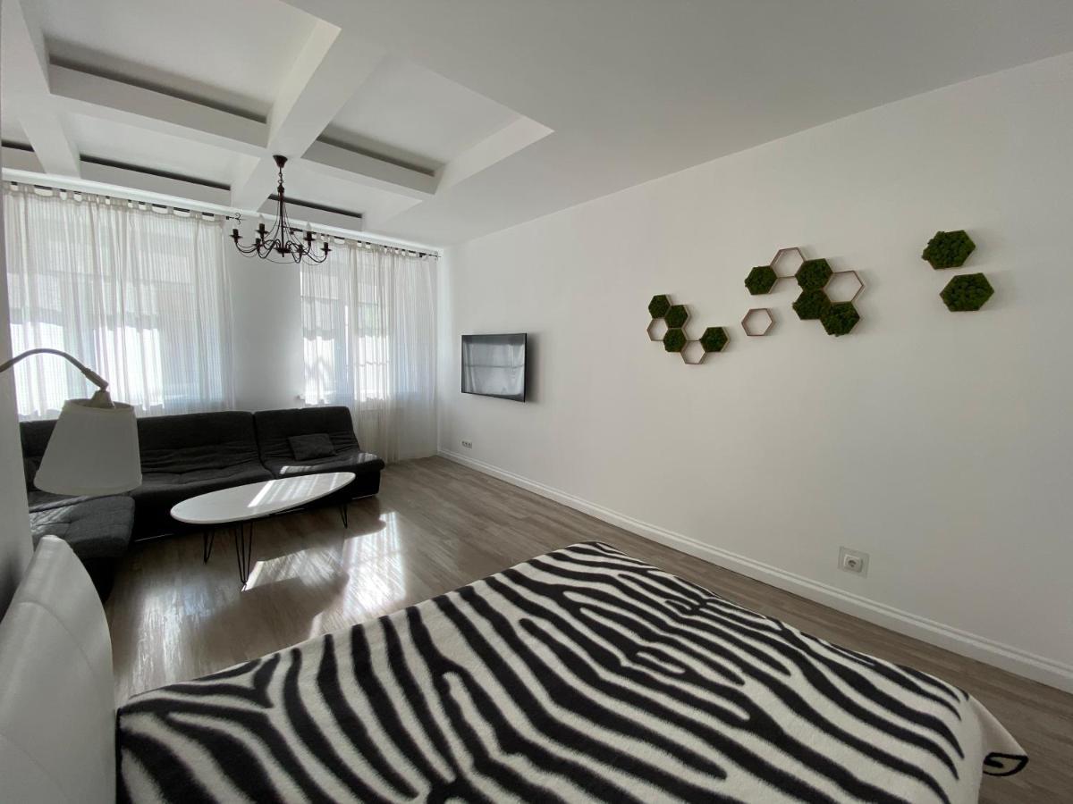 Bright Apartment Гомел Екстериор снимка